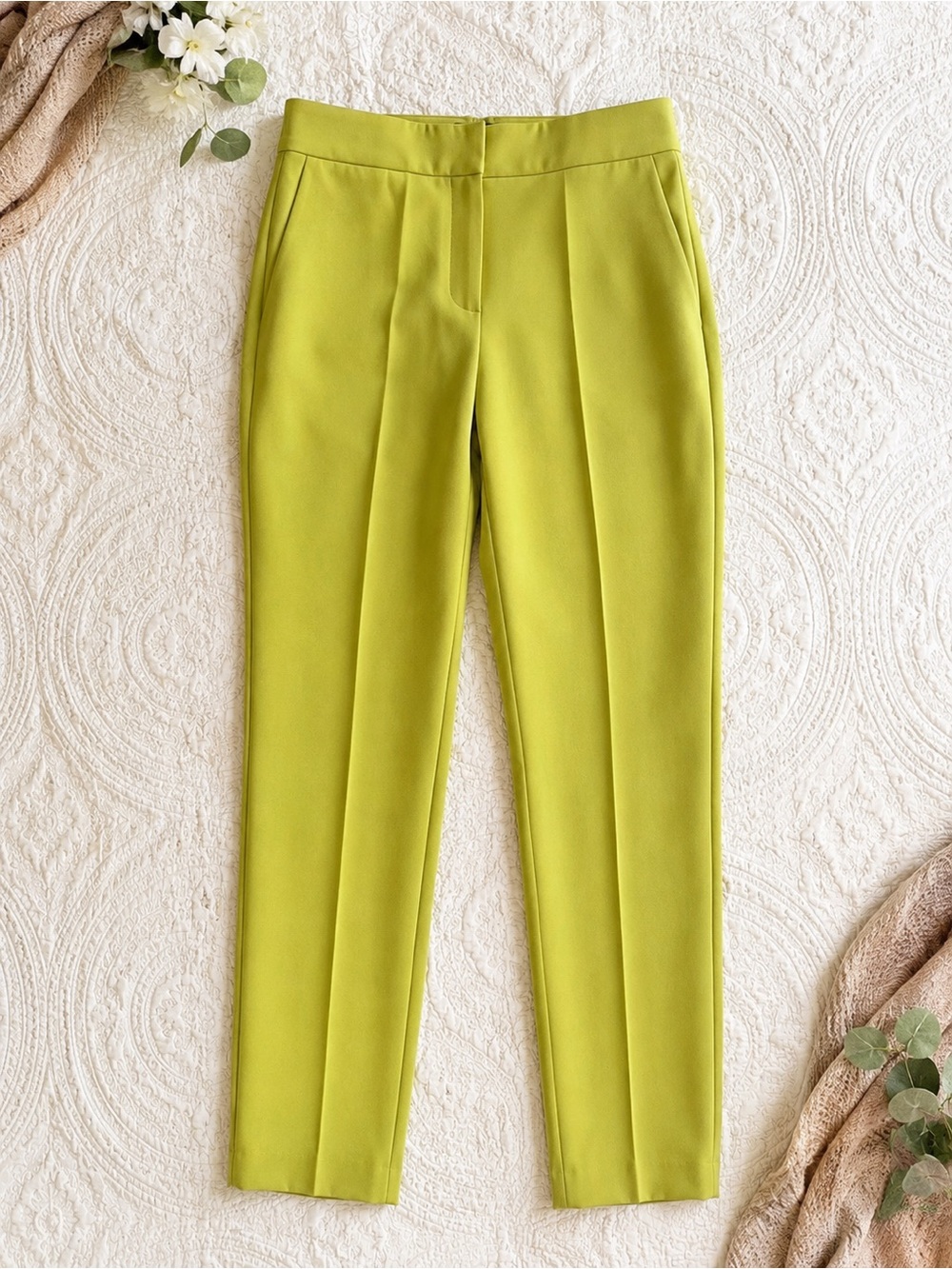Rachel Zoe Slim Tapered Trousers in Lime Green